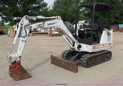 bobcat x325 mini excavator boom